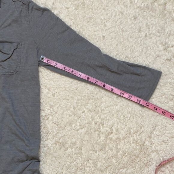 Abercrombie and Fitch Gray collared button down - Picture 15 of 16